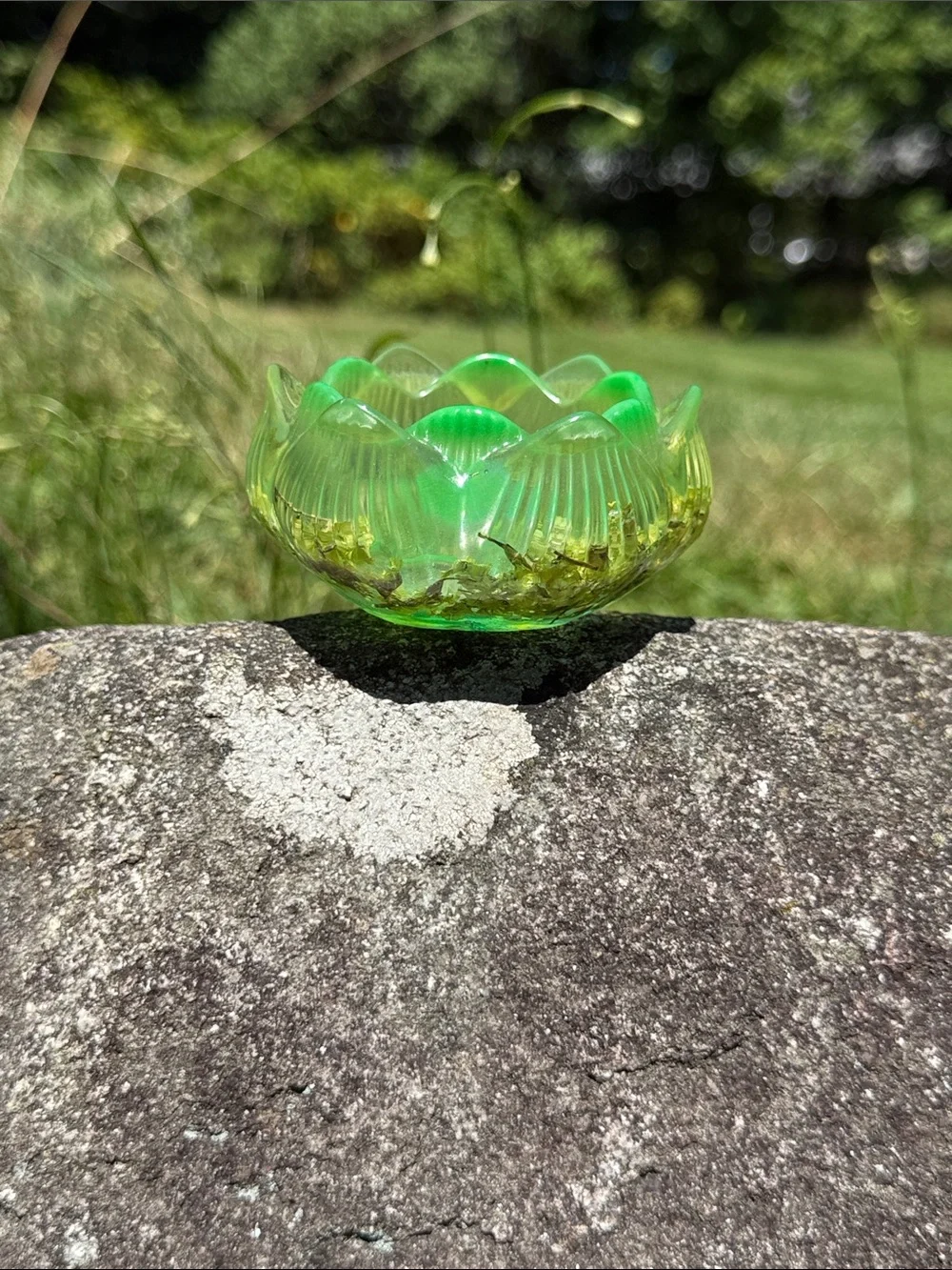 Green resin floral Lotus glow in the dark candle holder